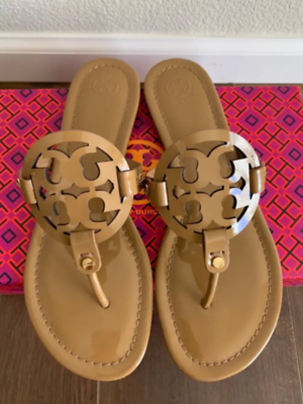Tory Burch Miller Sand Patent Size 8